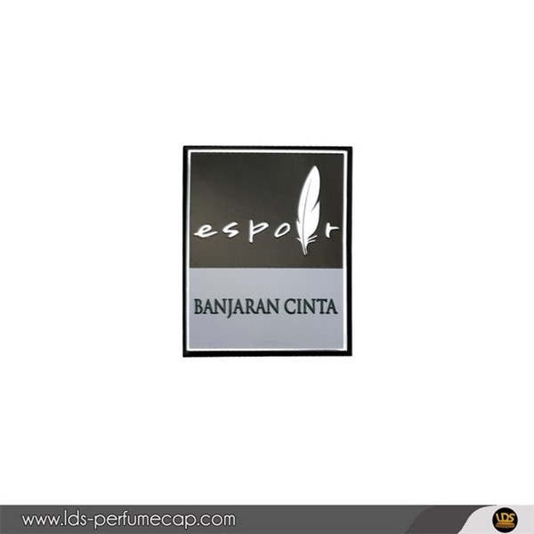 Zakázková jmenovka kovového parfému